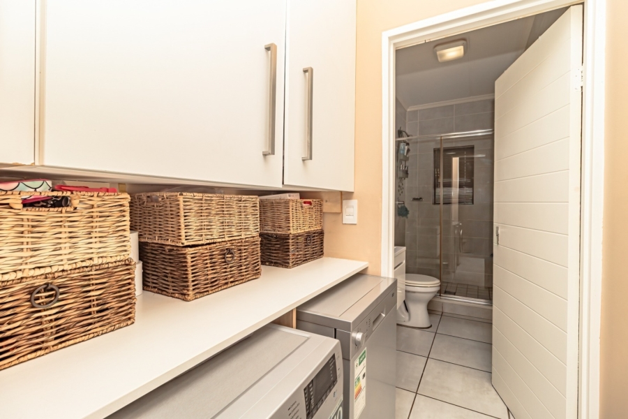 1 Bedroom Property for Sale in De Zicht Estate Western Cape